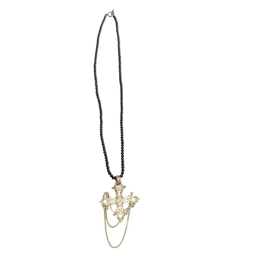 Chic Black and Gold Pendant Necklace